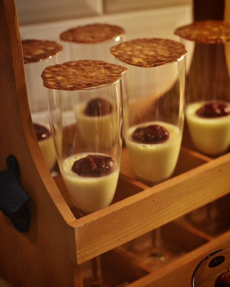 Amarettopannacotta med kolaflarn